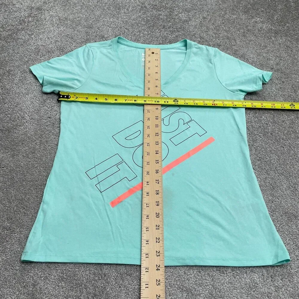 The Nike Tee Dri-Fit Graphic T-Shirt Womens Large Green V-Neck Active Athletic